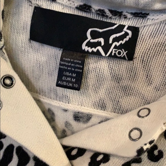 Cheetah Print Fox Sweater (hooded) - Picture 3 of 6